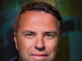 28 Nëntori, fuqia e idesë dhe e ngjyrave: Analizë e ekspozitës kolektive të profesorëve të Fakultetit të Arteve, Universiteti i Prishtinës