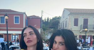 Postimi i Kylie Jenner për restorantin në ishullin grek bëhet viral – dhe jo në kuptimin e mirë