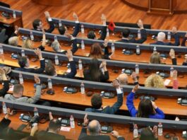 “Legjislatura më e padobishme”, rreth dy milionë euro nga buxheti për deputetë që nuk punuan