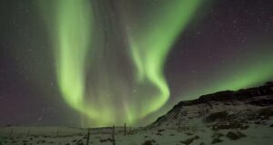 Çfarë janë stuhitë diellore dhe era diellore? 3 astrofizikanë shpjegojnë se si grimcat që vijnë nga Dielli ndërveprojnë me Tokën