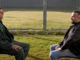 E rrallë! Babai përballet me vrasësin e 3 fëmijëve të tij. Historia që tronditi Australinë