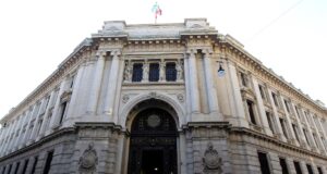 Meloni kërkon të ‘rrëmbejë’ arin 300 mld $ të popullit/ BQE – Qeverisë: ‘Pronësia’ është e bankës italiane, rishikoni dispozitën