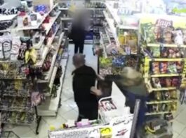 E rëndë në Greqi/ Shqiptari masakron me thikë ish-gruan, 50-vjeçarja futet në supermarket për të shpëtuar