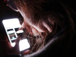 A po u shkakton inteligjenca artificiale njerëzve iluzione?