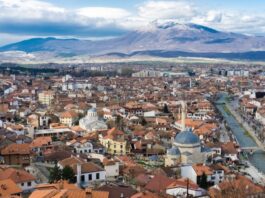 Bankat në Kosovë rrisin deri në 100% tarifat e shërbimeve, ndonëse realizuan fitime rekord