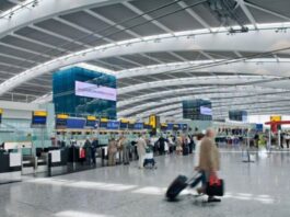 Sulmohen disa persona në aeroportin Heathrow në Londër