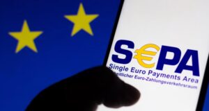 Familjet shqiptare do të kursejnë deri në 9.2 milionë euro në vit përmes transfertave të remitancave me SEPA