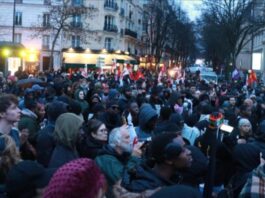 Mijëra qytetarë marshojnë në Paris për vdekjen e një imigranti në paraburgim