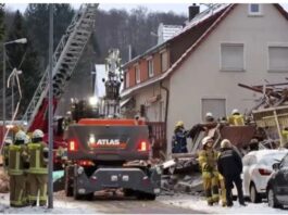 Shtëpia përfshihet nga flakët pas shpërthimit të bombolës së gazit, shuhet çifti i ri dhe djali i tyre 6 vjeç