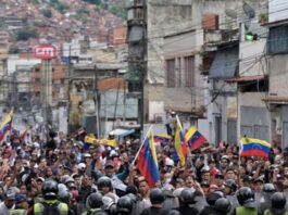 U arrestuan pas opinioneve kritike ndaj qeverisë, Venezuela liron 11 gazetarë dhe punonjës të medias nga burgjet