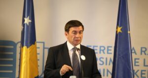 Kandidatura e parë për president në Kosovë