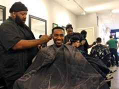 Berberët në Afganistan rrezikojnë burg për prerjen e shkurtër të mjekrave të burrave