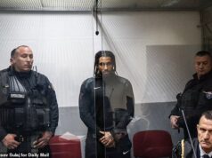 Publikohen fotot e vrasësit Saraiva në gjykatë, Daily Mail: 1 milion paund për të vrarë Ardian Nikulajn!