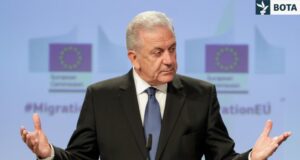 Ish-komisionari i BE-së i kërkon Parlamentit grek t’ia heqë imunitetin për shkak të fletarrestit