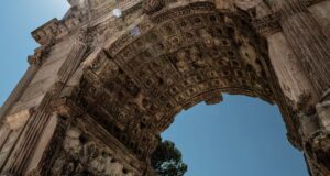 Trashëgimia romake e harqeve të triumfit